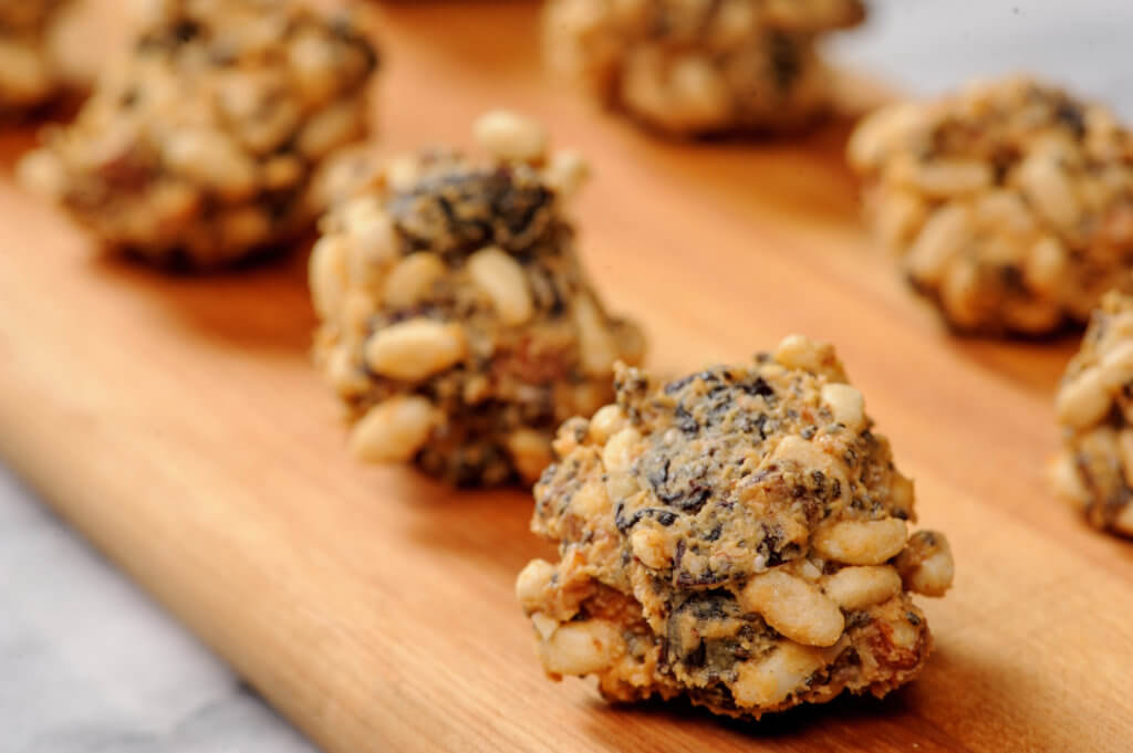 almond date power bites