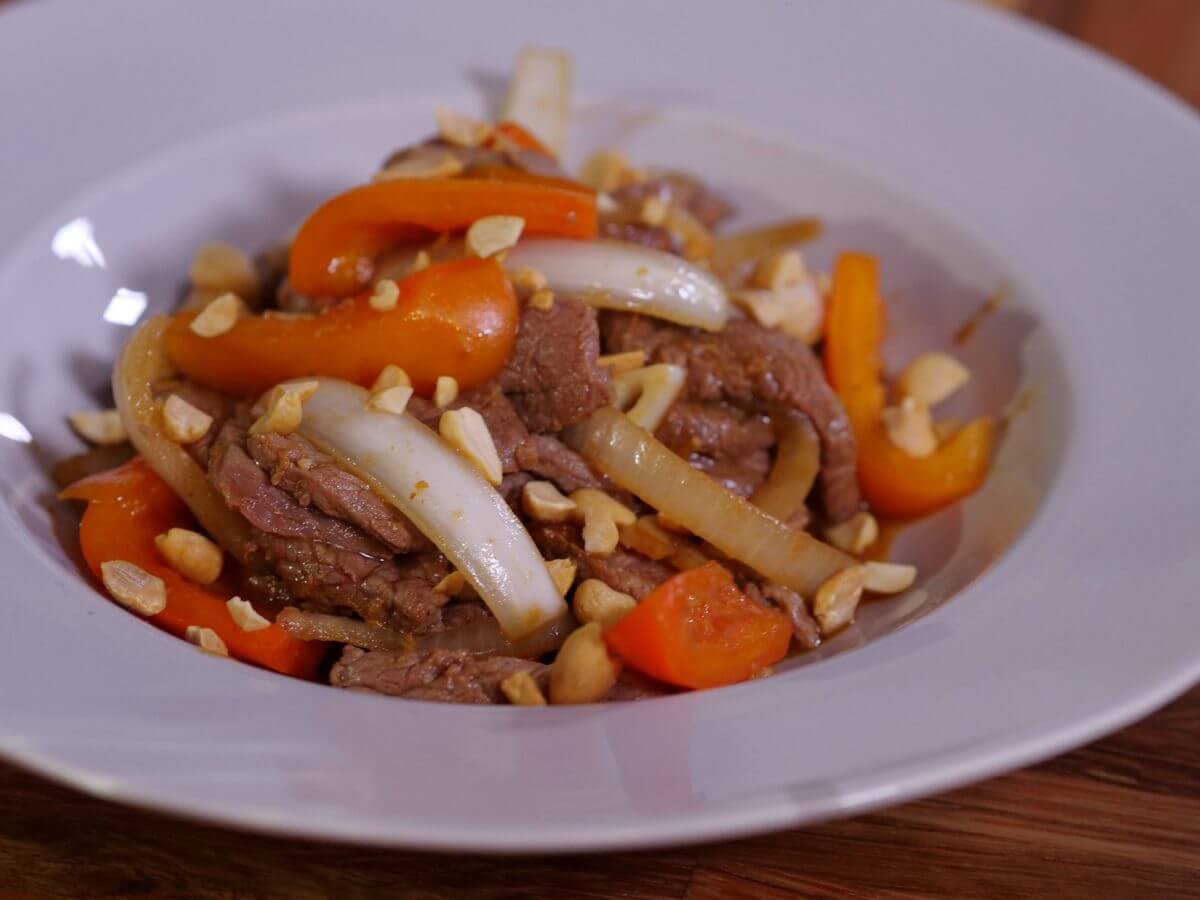beef stir fry peppers peanuts