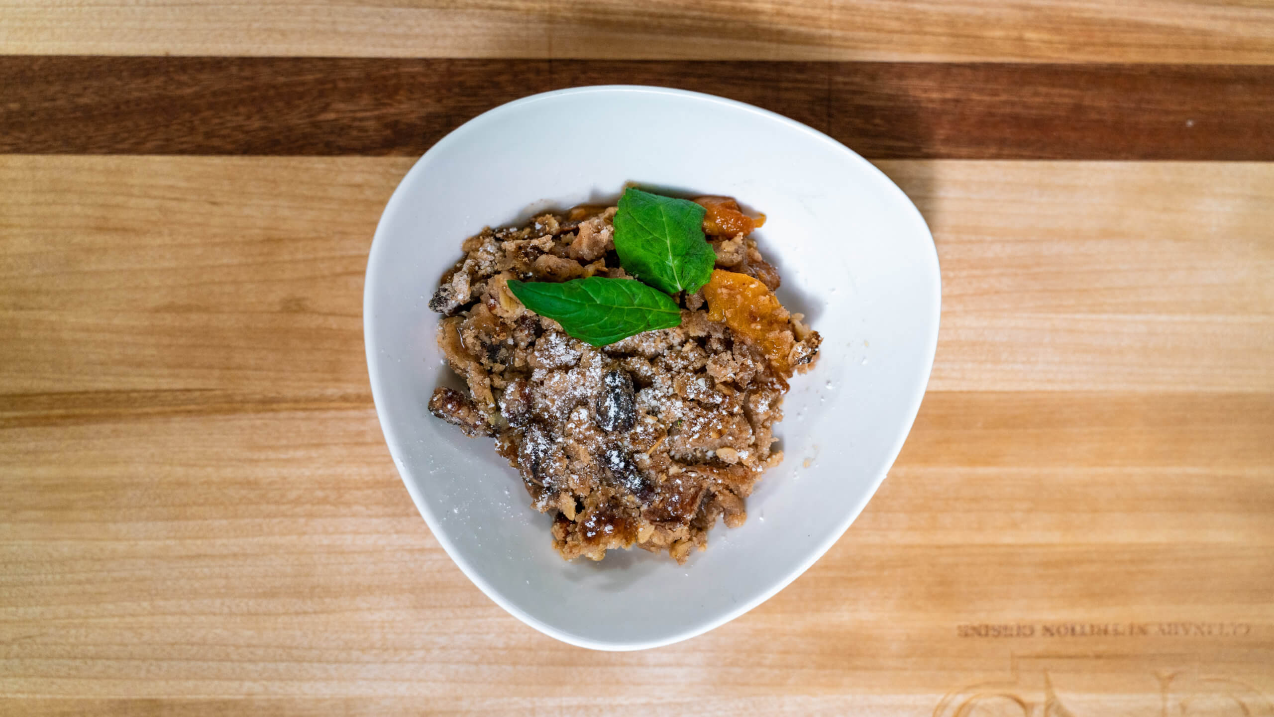 Peach Crumble with Canned Peaches