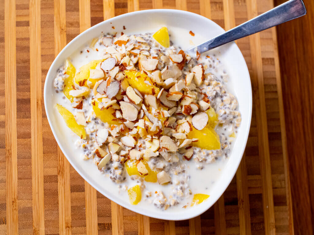 mango overnight oats
